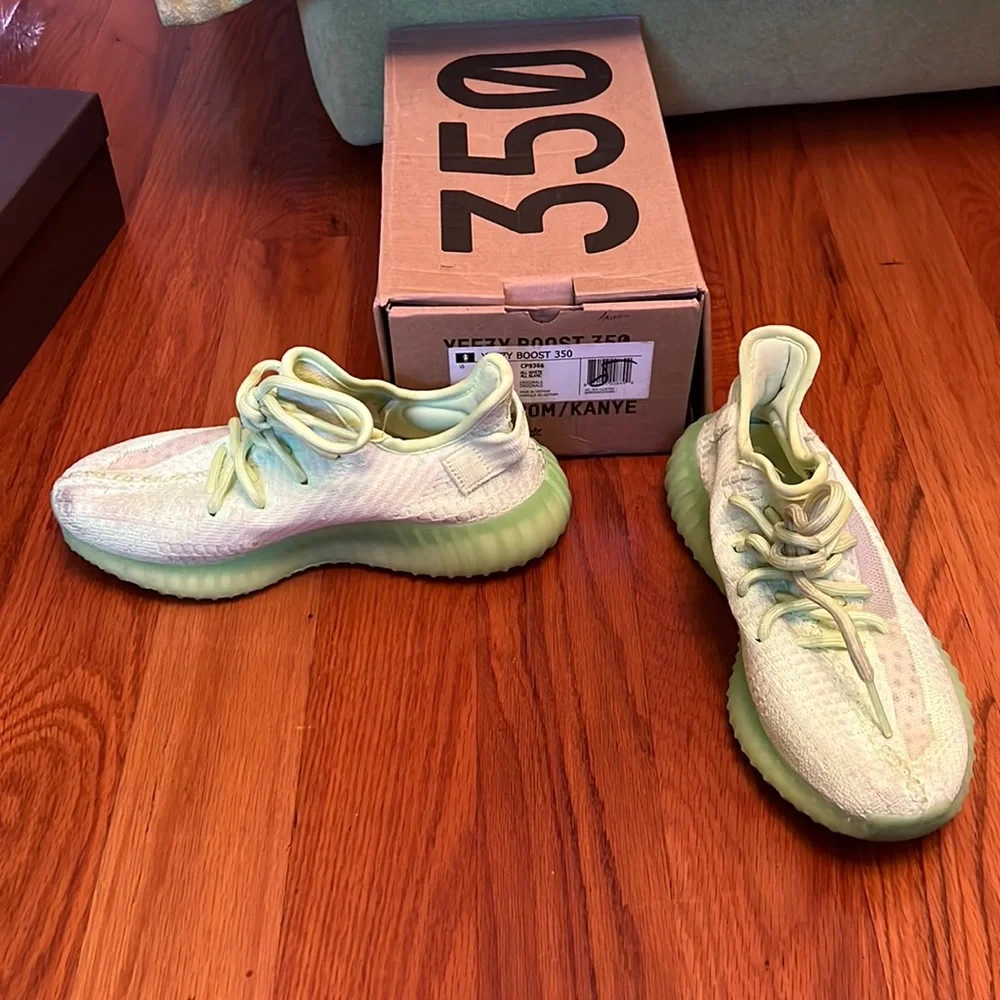 Neon sneakers - Picture 1 of 6